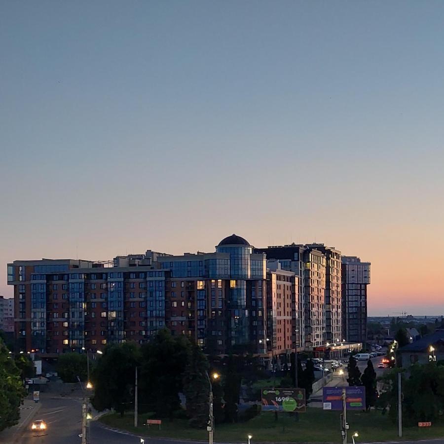 Центр Елітновобуд Яровиця 11 Lutsk Exterior photo